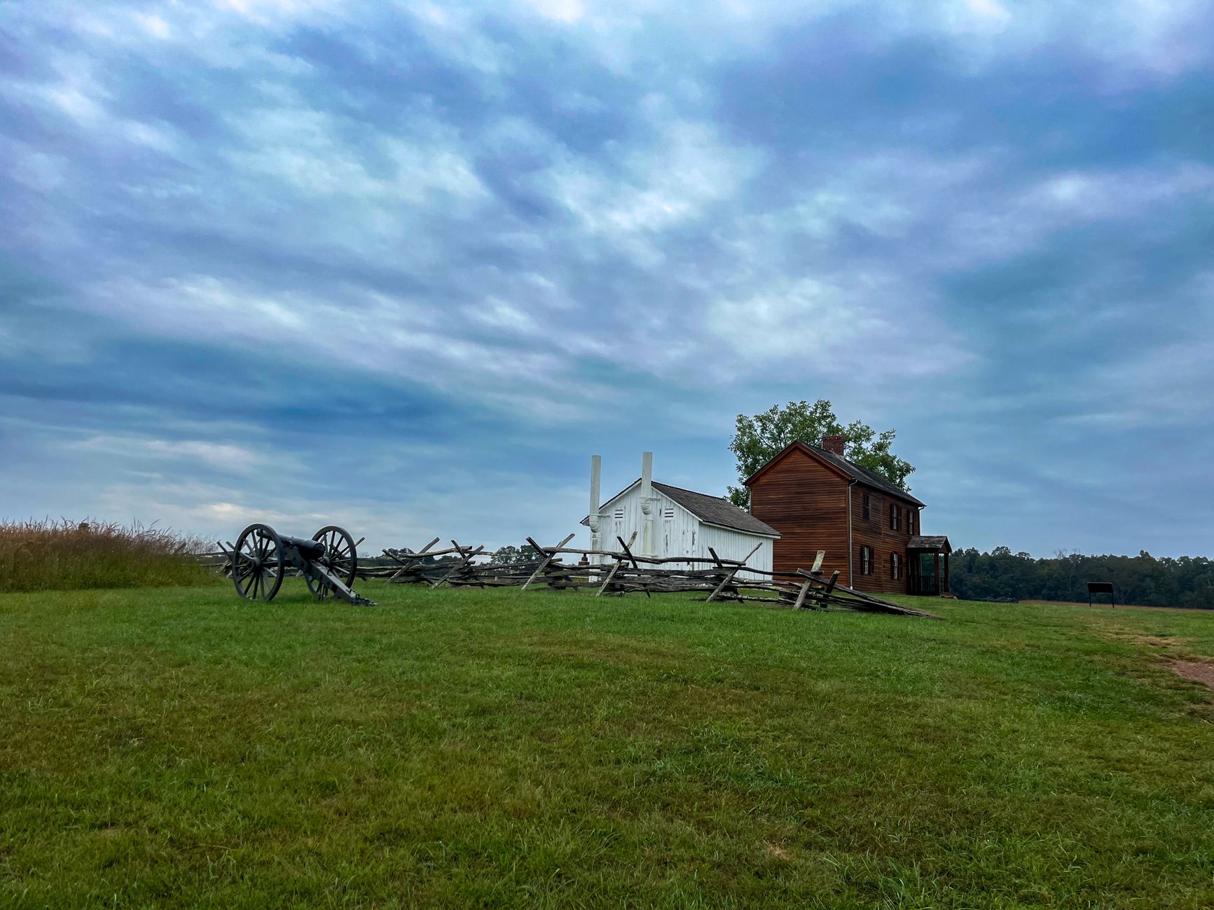 Civil War battlefield tour charter bus Gettysburg monument scene