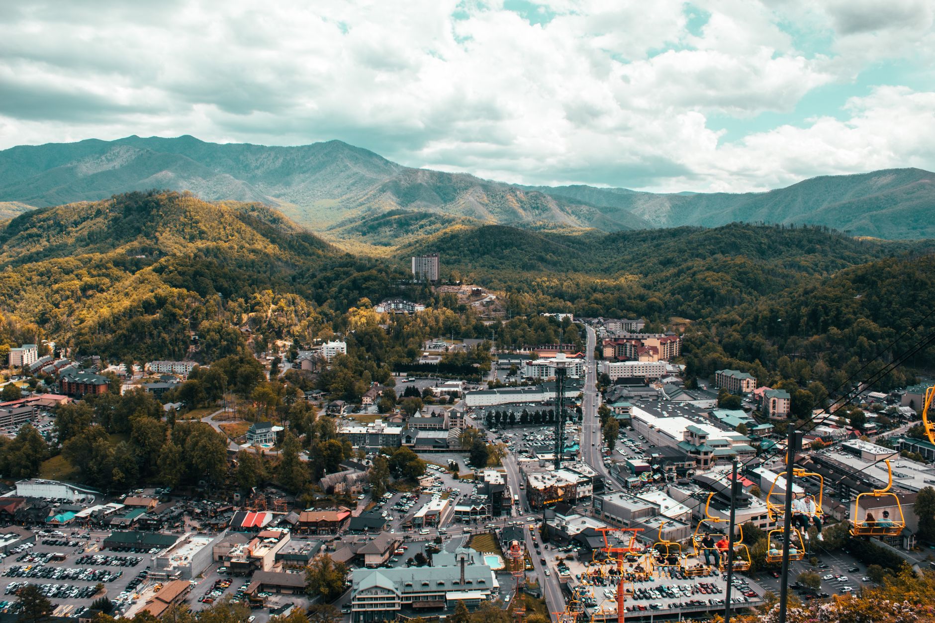 Great Smoky Mountains group bus tour with Blue Ridge vista scene
