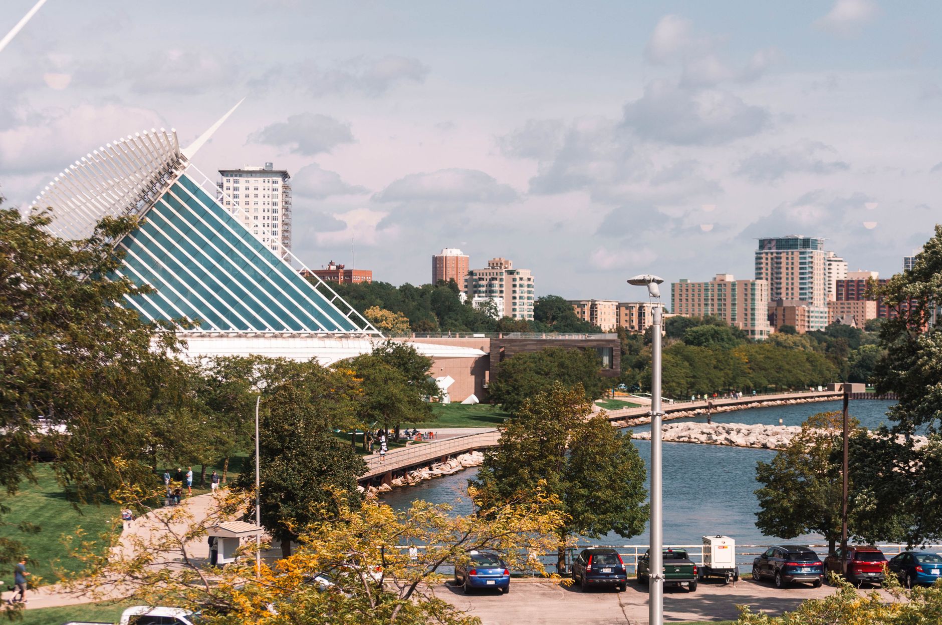 Chicago, IL to Milwaukee, WI - US Bus Trips