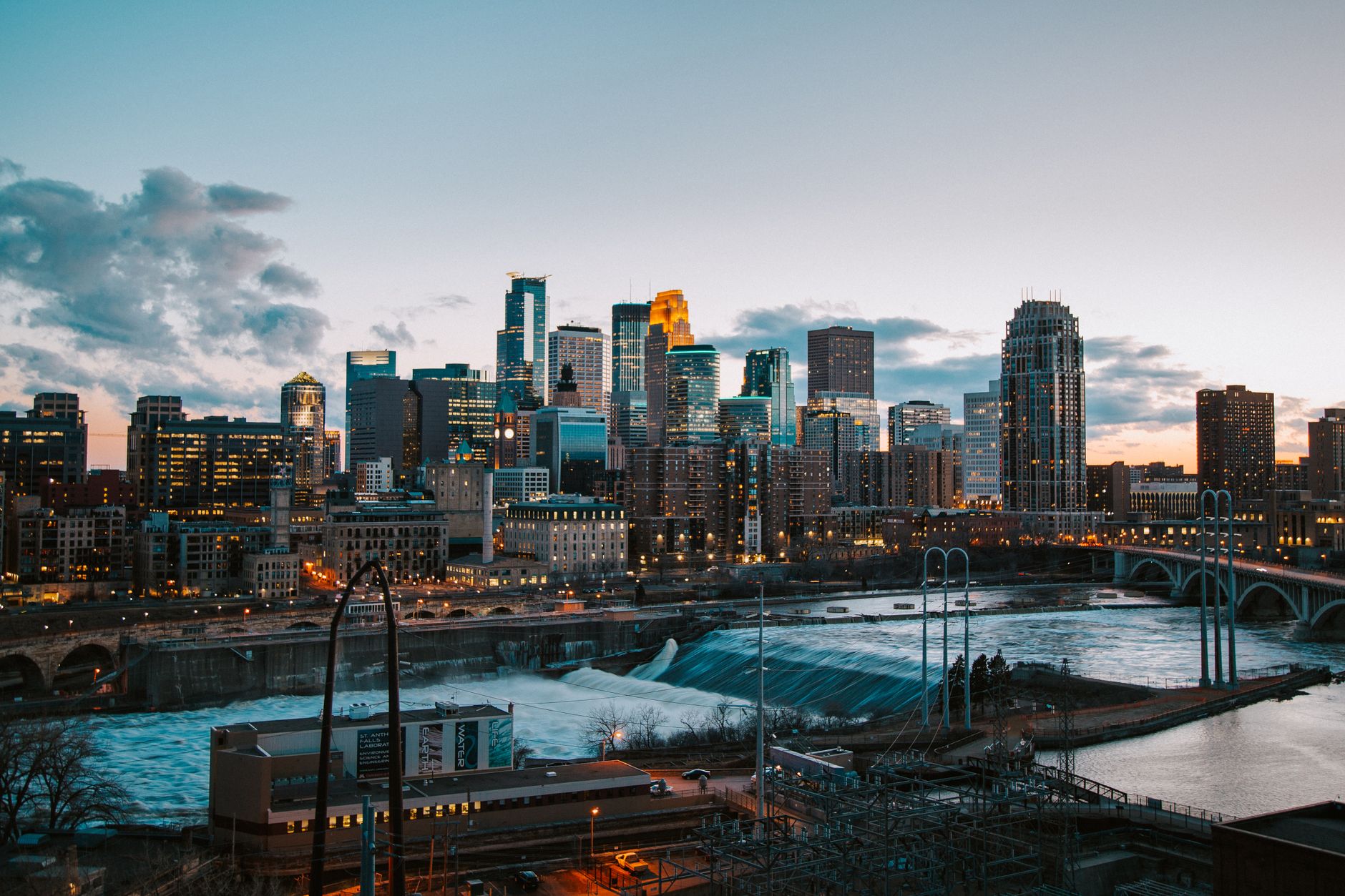 Saint Paul, MN to Minneapolis, MN - US Bus Trips